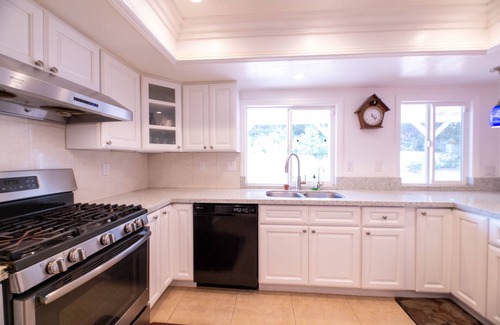 Valle Lindo House | Quiet, Private, Hillside, Home to Enjoy, 5br/3ba