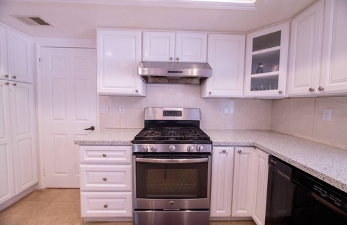 Valle Lindo House | Quiet, Private, Hillside, Home to Enjoy, 5br/3ba