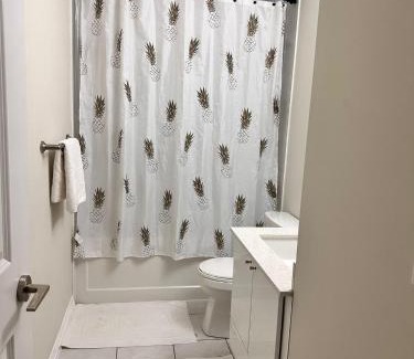 Hurontario House | Quiet Room In A Guest House