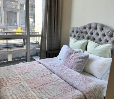 Hurontario House | Quiet Room In A Guest House