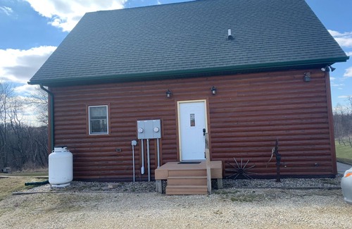 Alma Cabin | Quiet, secluded bluff top cabin with beautiful sunsets