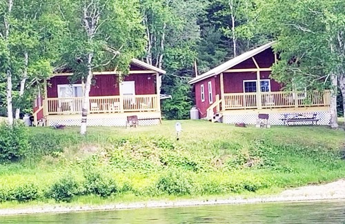 Quimby Cabin | Quiet & serene, steps to the water, swimming, fishing, hiking, nature all around