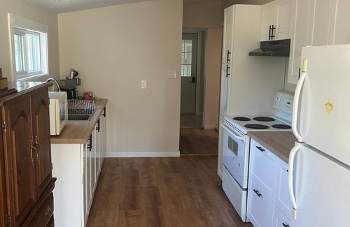 Kingsville Cottage | Quiet South Shore Cottage With Lake View