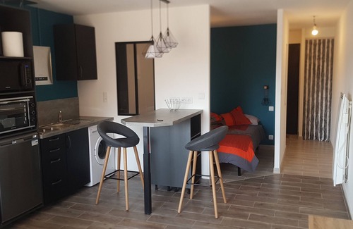 Saint-Michel-Chef-Chef Apartment | Quiet studio 150 m from the beach and sea view