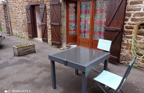 Espartignac Apartment | Quiet studio close to main roads and shops