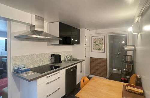 Joinville-le-Pont Apartment | Quiet studio in detached house