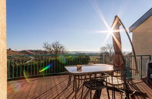 Flocourt Apartment | QUIET STUDIO IN THE COUNTRYSIDE, Pets welcome! Playroom,