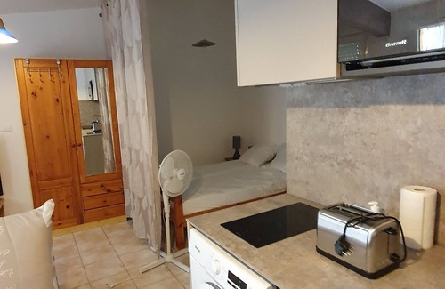 Meyreuil Apartment | Quiet studio in the countryside of Meyreuil