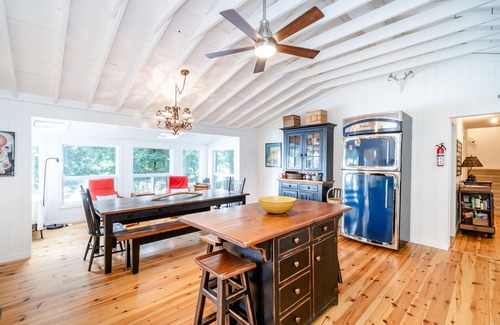 Huntsville Cottage | Quiet, sunny getaway located centrally in the heart of Muskoka.