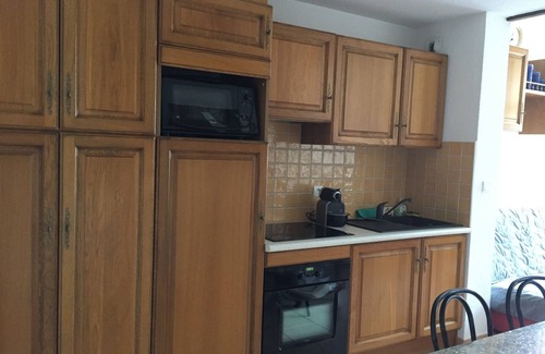 Bagneres-de-Luchon Apartment | Quiet T2 Bis in the center of Bagneres-de-Luchon with balcony and garage