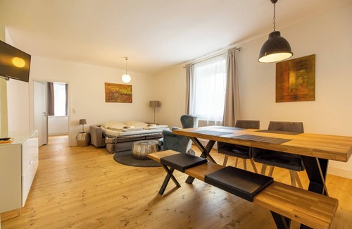 Wurzburg City Centre Apartment | Quiet vacation apartment in the Mainviertelhof at the "Old Main Bridge"