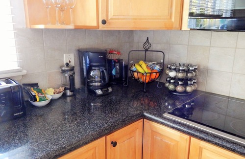 Valley Village Apartment | Quiet Valley Village, 1 BR, 1 BA, apartment, located near Universal & Hollywood