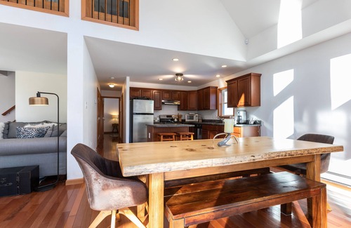 Bridgewater Corners House | Quiet Vermont Winter Getaway