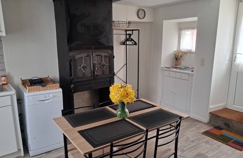 Les Martys House | Quiet village house with terrace for 4 people