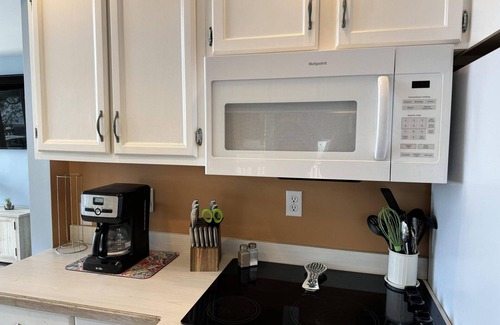 Snug Harbor House | Quiet waterfront retreat - 15 mins to historic Edenton.
