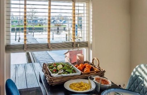 Municipality of Aalsmeer Boat Rental | Quiet Waterloft near Amsterdam and Schiphol WS17