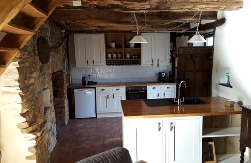 Saint-Mesmin Cottage | Quiet well equiped farm retreat w/cosy log burner.
