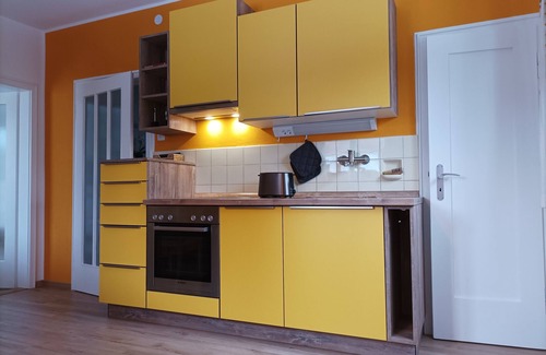 Pflaumdorf Apartment | Quietly located vacation apartment with its own apiary near the train station for 5 guests