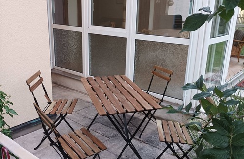 Pflaumdorf Apartment | Quietly located vacation apartment with its own apiary near the train station for 5 guests