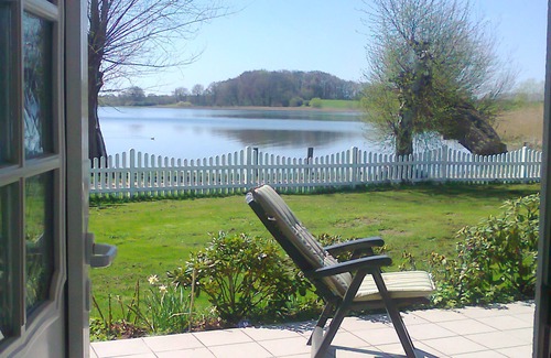Klocksdorf House | Quietly situated house directly on the lake (Schaalsee, Lübeck), three rooms, two bathrooms, 80 m²