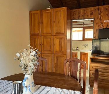 San Carlos de Bariloche House | QUIME CHE. Casa con jardín, parrilla y cochera.