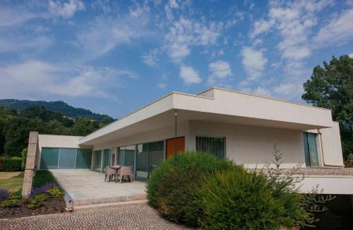 Arcos de Valdevez Villa | Quinta de Parada Signature Villa by LuxiStay – Vivenda Exclusiva com Piscina, Spa e Ginásio
