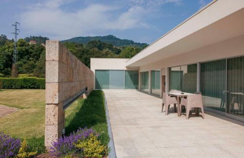 Arcos de Valdevez Villa | Quinta de Parada Signature Villa by LuxiStay – Vivenda Exclusiva com Piscina, Spa e Ginásio