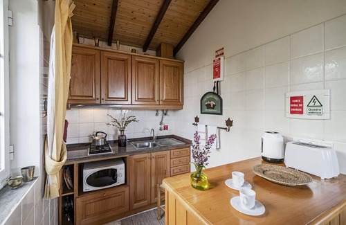 Santa Maria Maior Cottage | Quinta Devónia - Cedro,country house with sea view