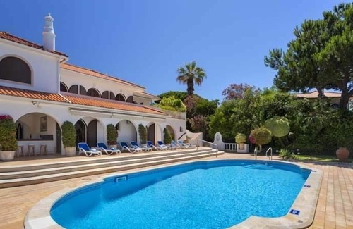 Almancil Villa | Quinta do Lago villa with stunning lake views SD30 - Almancil, Algarve