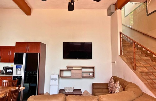 Coatepeque House | Quinta Sunrise, Lago de Coatepeque