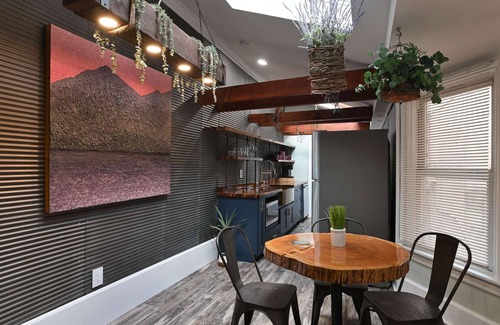 Harrisburg - Hershey Apartment | Quirky Historic Downtown Loft