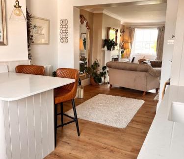 Cheltenham Apartment | Quirky & Stylish, Central Top Floor Apartment