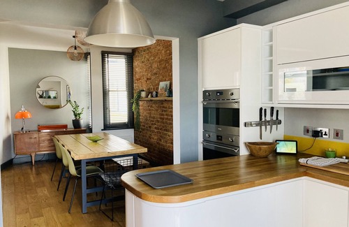 Herne Bay House | Quirky Victorian Townhouse with Sea View/Sleeps 8/Luxury bedding