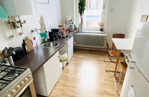 Vahrenwald Apartment | Quite, artsy apartment in a central location