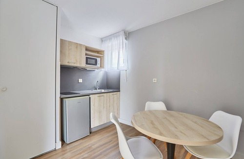 Aix-en-Provence Condo | RÉNOVÉ ! Appart Climatisé avec Wi-Fi Gratuit