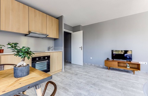 Aulnay-sous-Bois Apartment | Résidence 4T Immo Lit Double + Canapé lit