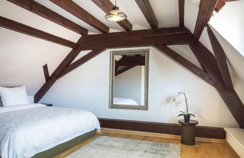 Marlenheim Apartment | Résidence 90 m2 lumineuse - cour intérieure alsacienne, balcon & parking