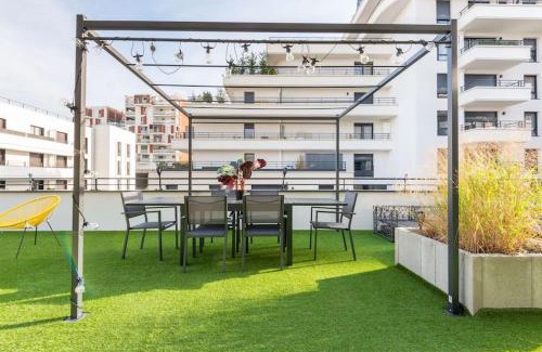 Petit-Colombes Bed & Breakfast | Résidence Abraham-Guest Room 1 LaDéfense U-Arena #Terasse #Fibre #View