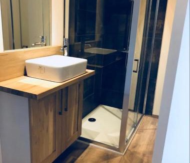 Neris-les-Bains Apartment | Résidence Harmonie Appartement N 4 meublé Avec Petit Déjeuner