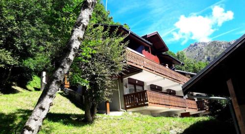 Champagny-en-Vanoise Apartment | Résidence Les PrimevÈres - 3 Pièces pour 6 Personnes MAE-3301