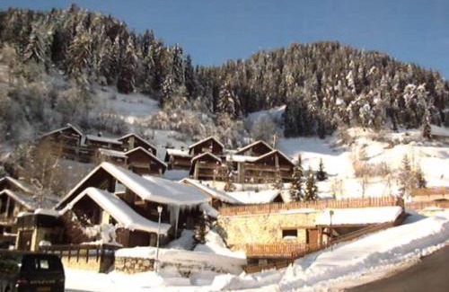 Champagny-en-Vanoise Apartment | Résidence Les PrimevÈres - 3 Pièces pour 6 Personnes MAE-3301