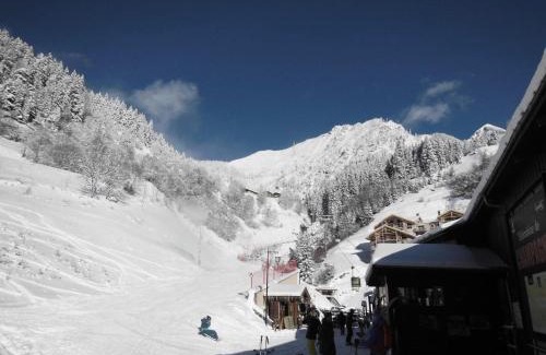 Champagny-en-Vanoise Apartment | Résidence Les PrimevÈres - 3 Pièces pour 6 Personnes MAE-3301