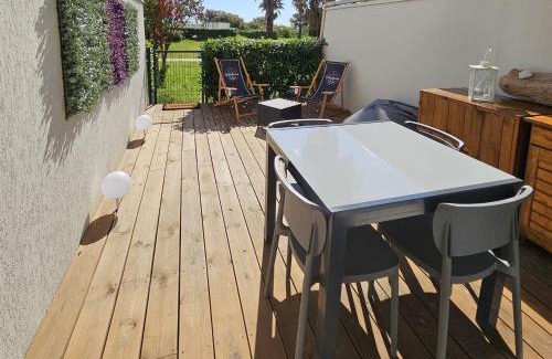 Saint-Cyprien Plage Apartment | Résidence Les Goelettes Appartement avec terrasse - Clim - Wifi - parking - Piscine - Front de mer