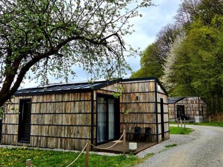 Czerna Villa | "Rózin Pstrągarnia" domki całoroczne Jura Krakowsko-Częstochowska