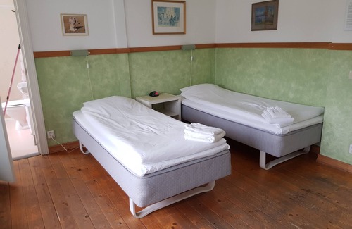 Hjo Municipality Bed & Breakfast | Röda Stallet B&B