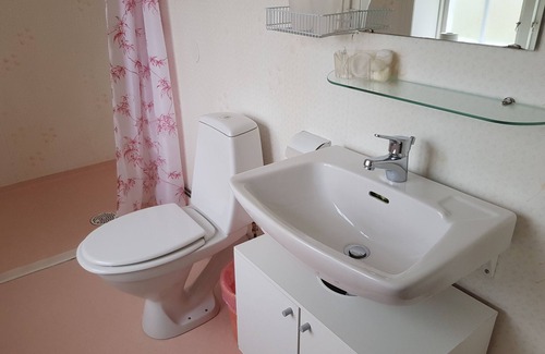 Hjo Municipality Bed & Breakfast | Röda Stallet B&B