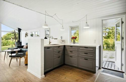 Vejlby Fed House | Rødt Hus Ved Fyns Kyst Venter På Hygge