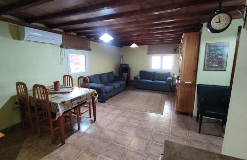 L'Escala Apartment | RÚSTIC AMB PISCINA PRIVADA