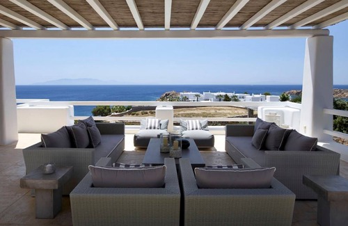 Paradise Villa | R 3228 Villa Hakon With Air-conditioning ,Plunge pool & Safe box.