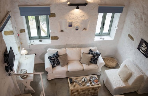 Pylos-Nestoras Villa | R 331 Spacious Garden and Sea View Villa Air Con